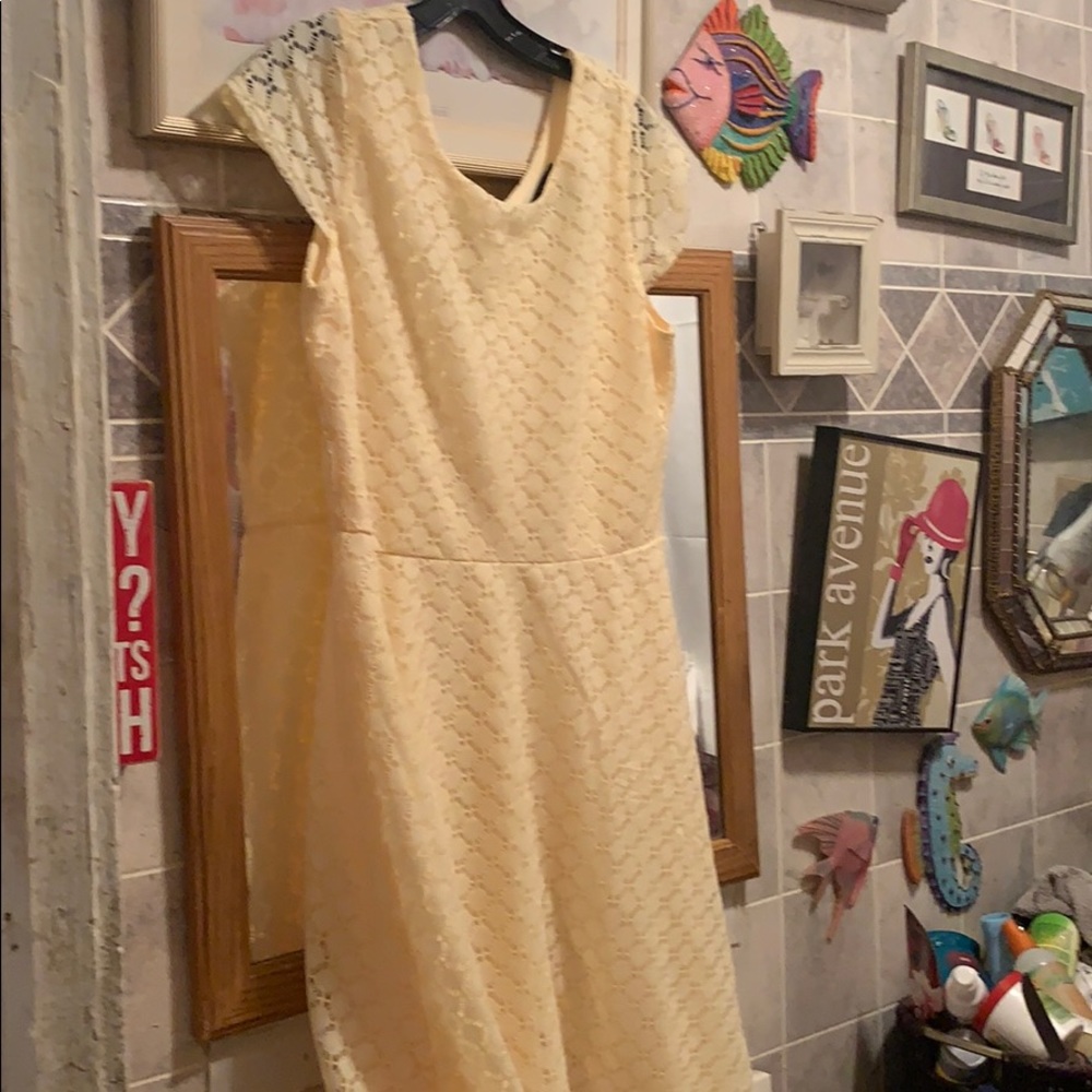 Salon Studio Dress